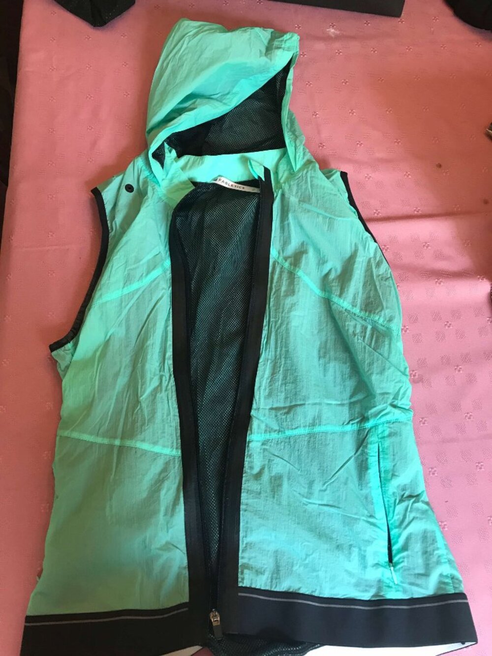 Fabletics Kennedy Wind Vest windbreaker - sz XL